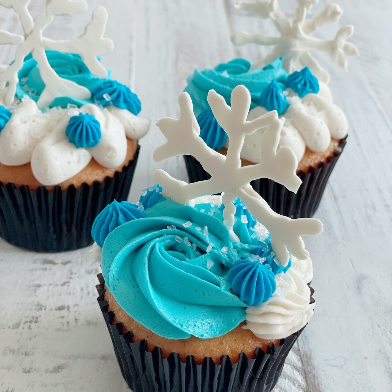 Winter Wonderland Cupcakes with @wildbakes
